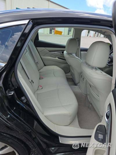 2011 INFINITI M56 - zdjęcie 13 z 22 - miniatura