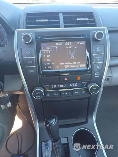 2016 Toyota Camry XLE - zdjęcie 7 z 22 - miniatura