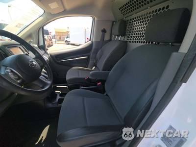 2017 Nissan NV200 Compact Cargo SV 115.2" WB - zdjęcie 6 z 20 - miniatura