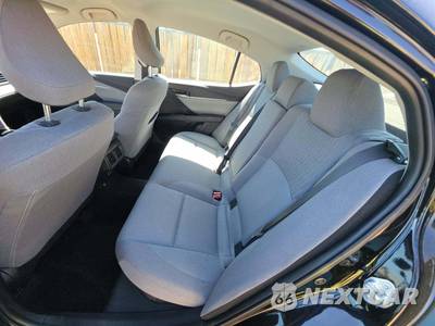 2025 Toyota Camry LE - zdjęcie 13 z 20 - miniatura