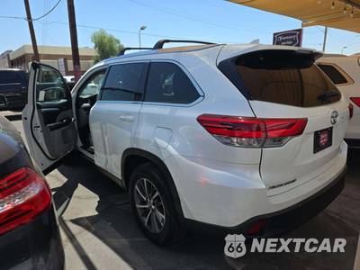 2019 Toyota Highlander XLE - zdjęcie 2 z 21 - miniatura