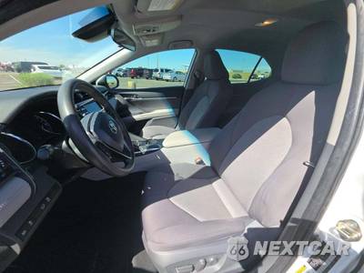 2019 Toyota Camry LE - zdjęcie 6 z 20 - miniatura
