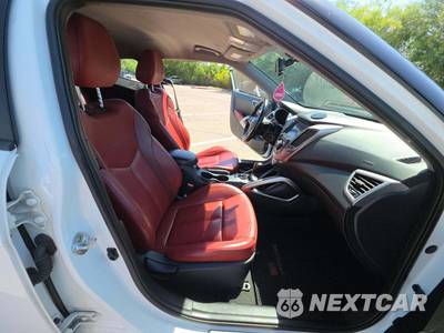 2015 Hyundai Veloster RE:FLEX Edition w/Red Interior - zdjęcie 18 z 20 - miniatura
