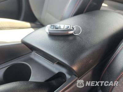 2021 Hyundai Elantra N Line - zdjęcie 8 z 25 - miniatura