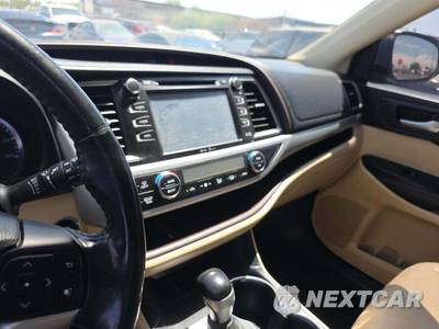 2014 Toyota Highlander XLE - zdjęcie 10 z 22 - miniatura