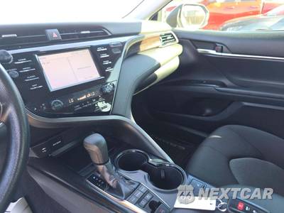 2019 Toyota Camry Hybrid LE - zdjęcie 10 z 20 - miniatura