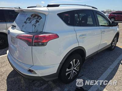 2018 Toyota RAV4 LE - zdjęcie 3 z 22 - miniatura