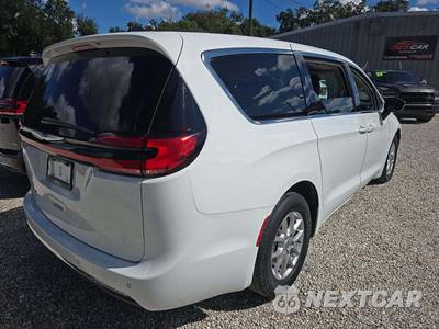 2024 Chrysler Pacifica Touring L 121.6" WB - zdjęcie 3 z 25 - miniatura