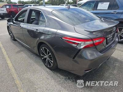 2020 Toyota Camry SE - zdjęcie 2 z 24 - miniatura