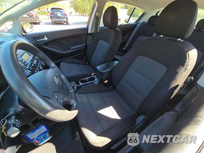 2017 Kia Forte5 LX Hatchback - zdjęcie 6 z 23 - miniatura