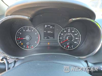 2017 Kia Forte5 LX Hatchback - zdjęcie 9 z 23 - miniatura