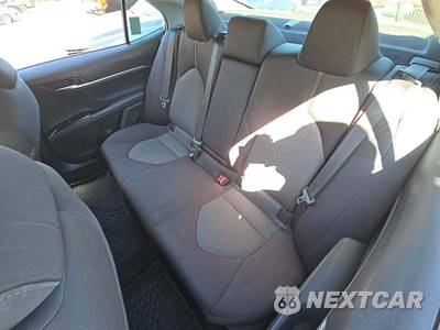2019 Toyota Camry LE - zdjęcie 13 z 26 - miniatura
