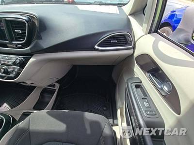 2019 Chrysler Pacifica Touring Plus 121.6" WB - zdjęcie 19 z 26 - miniatura