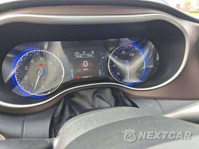 2019 Chrysler Pacifica Touring Plus 121.6" WB - zdjęcie 9 z 26 - miniatura