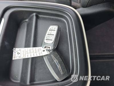 2019 Chrysler Pacifica Touring Plus 121.6" WB - zdjęcie 8 z 26 - miniatura