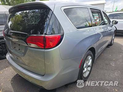 2019 Chrysler Pacifica Touring Plus 121.6" WB - zdjęcie 3 z 26 - miniatura