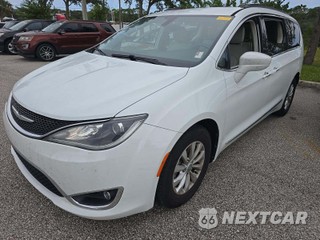 2017 Chrysler Pacifica Touring L 121.6" WB