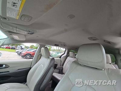 2017 Chrysler Pacifica Touring L 121.6" WB - zdjęcie 11 z 26 - miniatura