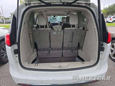 2017 Chrysler Pacifica Touring L 121.6" WB - zdjęcie 15 z 26 - miniatura