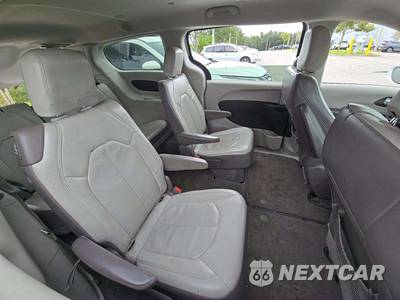 2017 Chrysler Pacifica Touring L 121.6" WB - zdjęcie 17 z 26 - miniatura