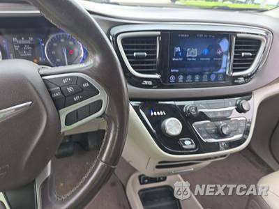 2017 Chrysler Pacifica Touring L 121.6" WB - zdjęcie 10 z 26 - miniatura