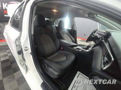 2022 Toyota Camry LE - zdjęcie 15 z 17 - miniatura