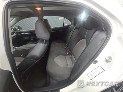 2022 Toyota Camry LE - zdjęcie 10 z 17 - miniatura