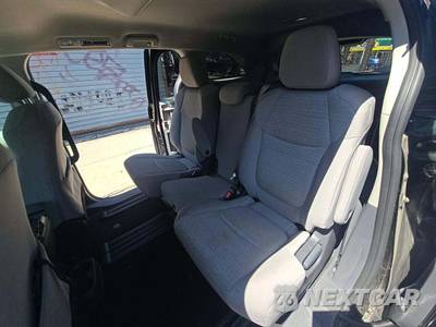 2024 Toyota Sienna LE 8-Passenger 120.5" WB - zdjęcie 13 z 26 - miniatura
