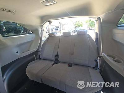 2024 Toyota Sienna LE 8-Passenger 120.5" WB - zdjęcie 14 z 26 - miniatura