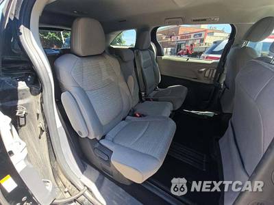 2024 Toyota Sienna LE 8-Passenger 120.5" WB - zdjęcie 17 z 26 - miniatura