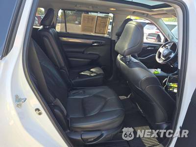 2023 Toyota Highlander Platinum - zdjęcie 14 z 24 - miniatura