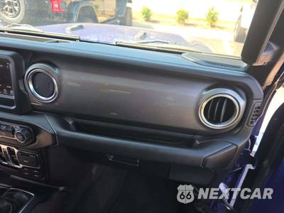 2019 Jeep Wrangler Unlimited Sahara - zdjęcie 16 z 24 - miniatura