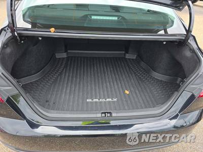 2026 Toyota Camry LE - zdjęcie 11 z 25 - miniatura
