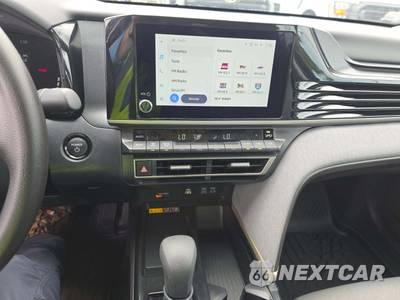 2026 Toyota Camry LE - zdjęcie 7 z 25 - miniatura
