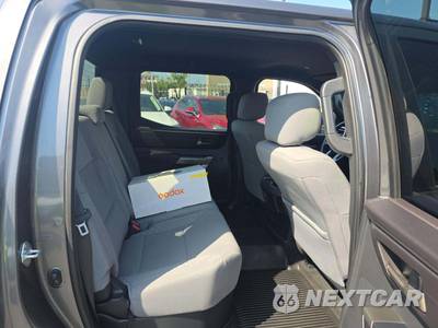 2025 Toyota Tundra SR5 Crew Cab Short Bed - zdjęcie 13 z 28 - miniatura