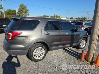 2017 Ford Explorer XLT - zdjęcie 4 z 32 - miniatura