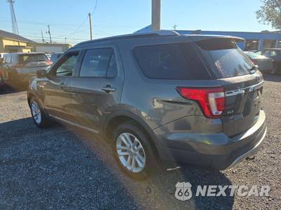 2017 Ford Explorer XLT - zdjęcie 2 z 32 - miniatura
