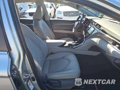2018 Toyota Camry SE - zdjęcie 15 z 27 - miniatura