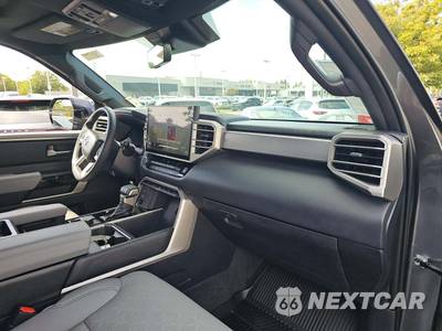 2025 Toyota Tundra Limited Crew Cab Short Bed - zdjęcie 16 z 20 - miniatura