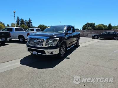 2017 Nissan TITAN SL Crew Cab Short Bed