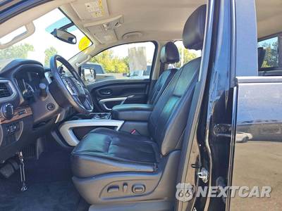 2017 Nissan TITAN SL Crew Cab Short Bed - zdjęcie 3 z 23 - miniatura