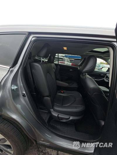 2026 Toyota Highlander XLE - zdjęcie 17 z 21 - miniatura