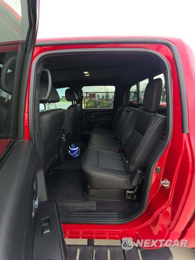 2022 Nissan TITAN PRO-4X Crew Cab Short Bed - zdjęcie 10 z 20 - miniatura