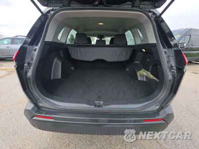 2026 Toyota RAV4 Hybrid LE - zdjęcie 14 z 20 - miniatura