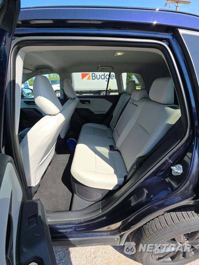 2026 Toyota RAV4 Hybrid XLE Premium - zdjęcie 10 z 17 - miniatura