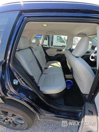 2026 Toyota RAV4 Hybrid XLE Premium - zdjęcie 13 z 17 - miniatura