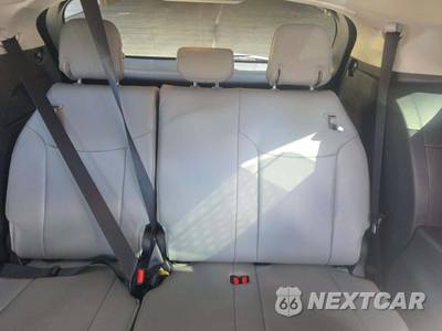 2026 Toyota Sienna XLE 7-Passenger 120.5" WB - zdjęcie 14 z 22 - miniatura