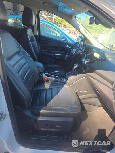 2015 Ford Escape Titanium - zdjęcie 18 z 24 - miniatura