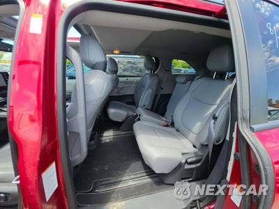 2022 Toyota Sienna XLE 8-Passenger 120.5" WB - zdjęcie 13 z 24 - miniatura