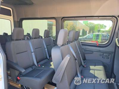 2025 Mercedes-Benz Sprinter 2500 Passenger Van Standard Roof 144.0" WB - zdjęcie 16 z 21 - miniatura